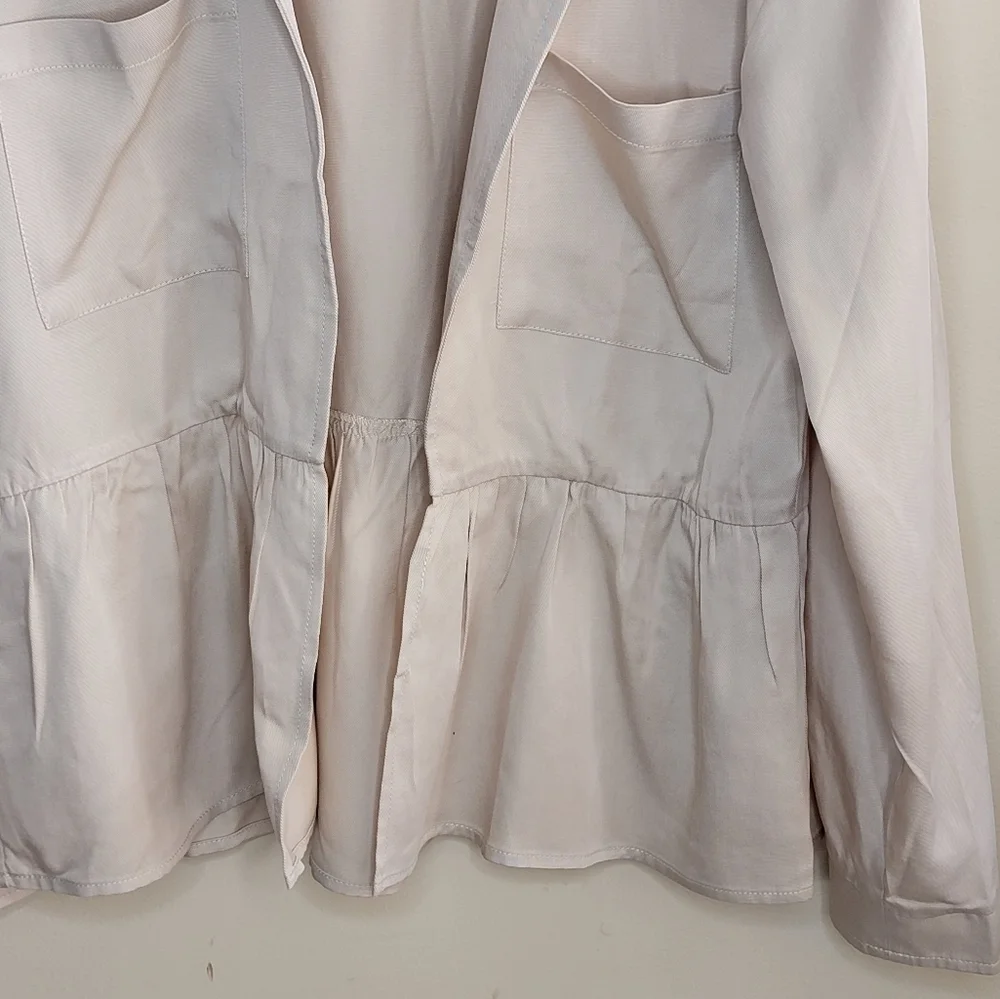 NWT Everyday Chic Boutique | Beige Peplum Open Front Jacket Size Medium - Picture 2 of 4